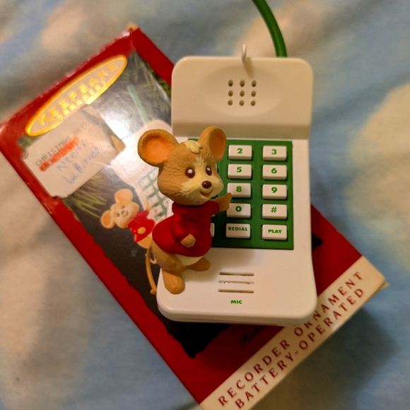 Hallmark Holiday Hello Keepsake recordable ornament - Picture 1 of 4